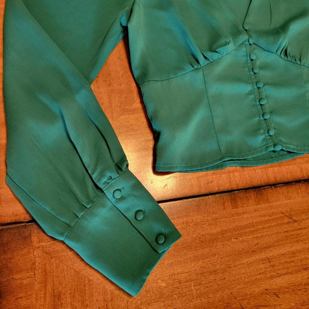 Forever 21 Green Satin Cropped Blouse - Picture 3 of 9